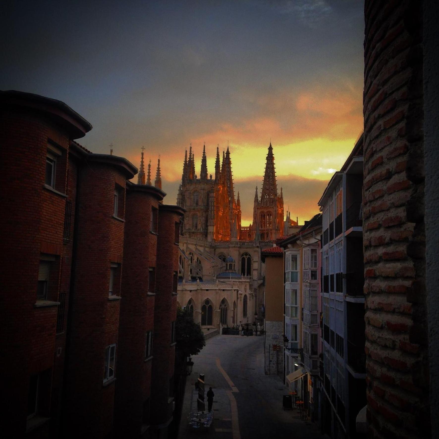 Atuaire Home Vivienda En Perfecta Ubicacion Al Lado De La Catedral De Burgo Extérieur photo